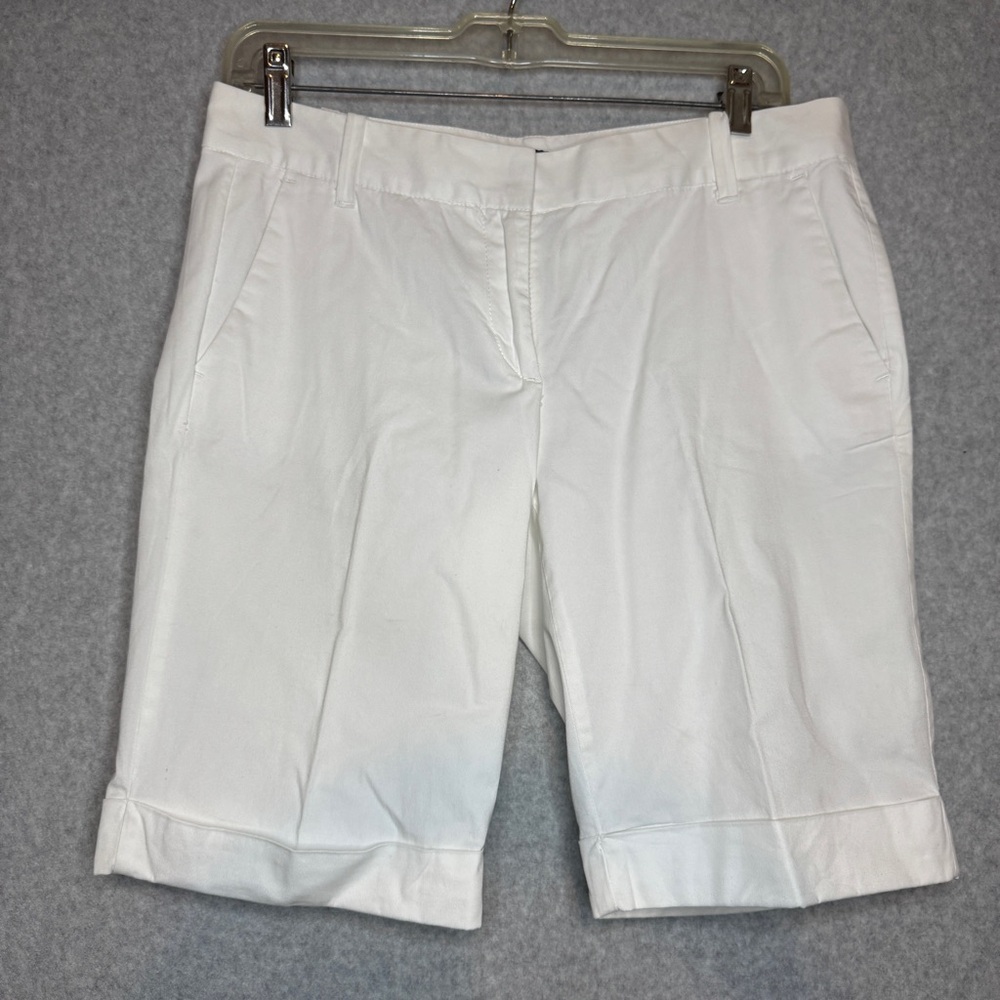 Ann Taylor Women’s White Shorts Size 4‎ Petite